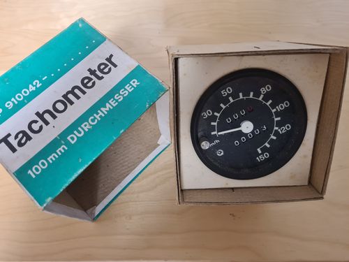 Tachometer 150 km/h mit Tageskilometer